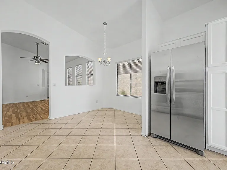 635 W Colt Rd — Photo 9