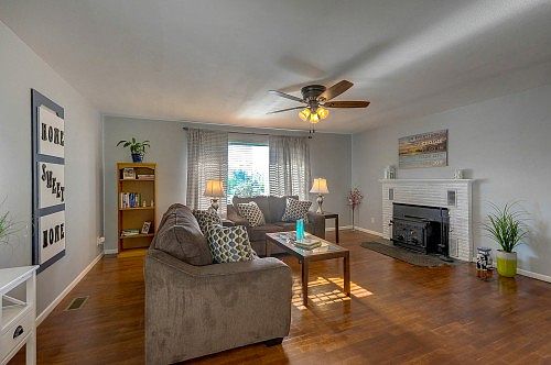 4th image of 131 91st Ave SE #A