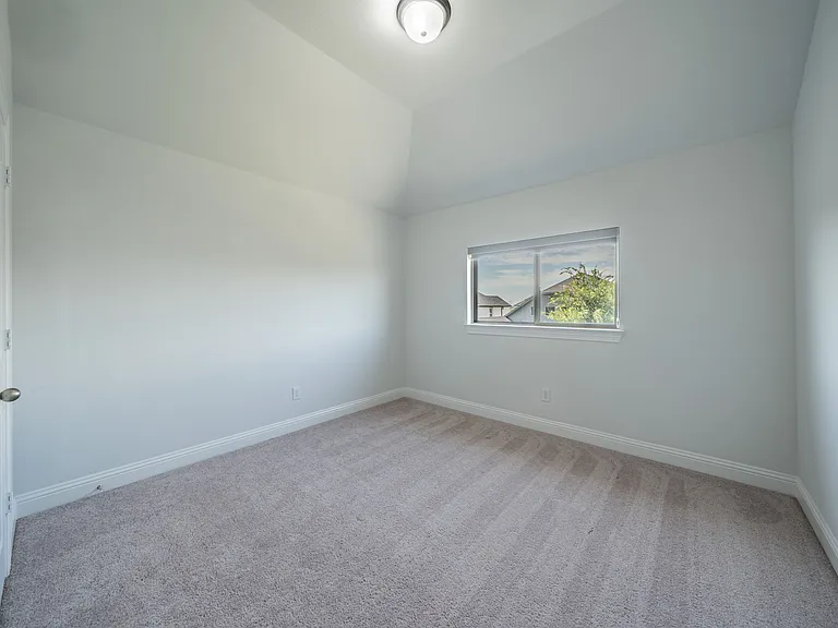 921 Bayberry Dr — Photo 23