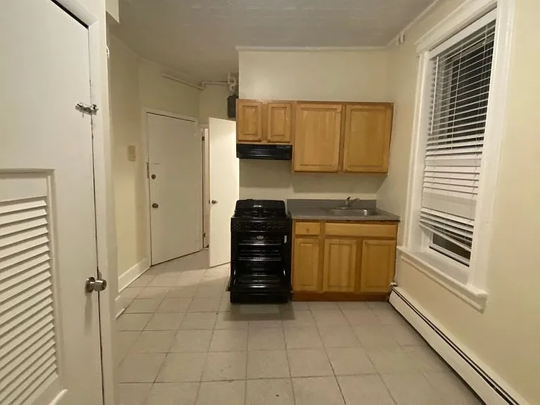 810 - OM-810 West Street LLC — Photo 7