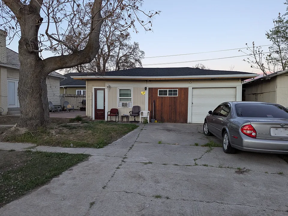 1169 W Indiana Ave