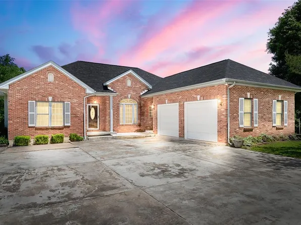 894 Quail Creek Dr, Union, MO 63084
