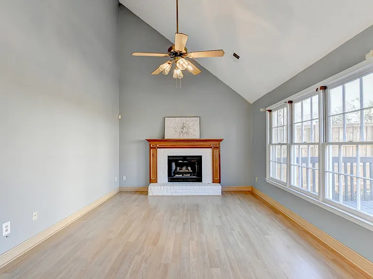 3945 Genoa Ct — Photo 27
