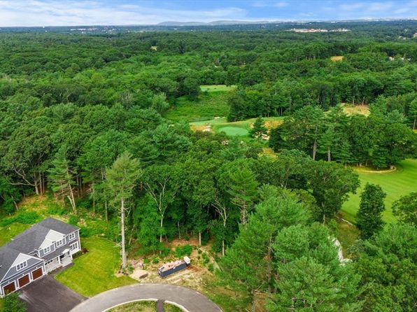 4 Kerry Ln, Hingham, MA 02043