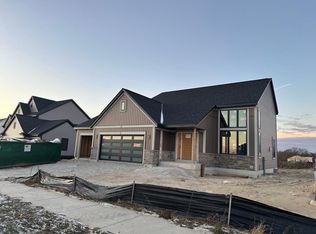 712 Panorama Dr, Waukesha, WI 53188