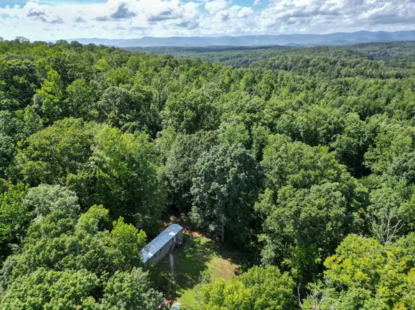 31 Drake Rd, Travelers Rest, SC 29690