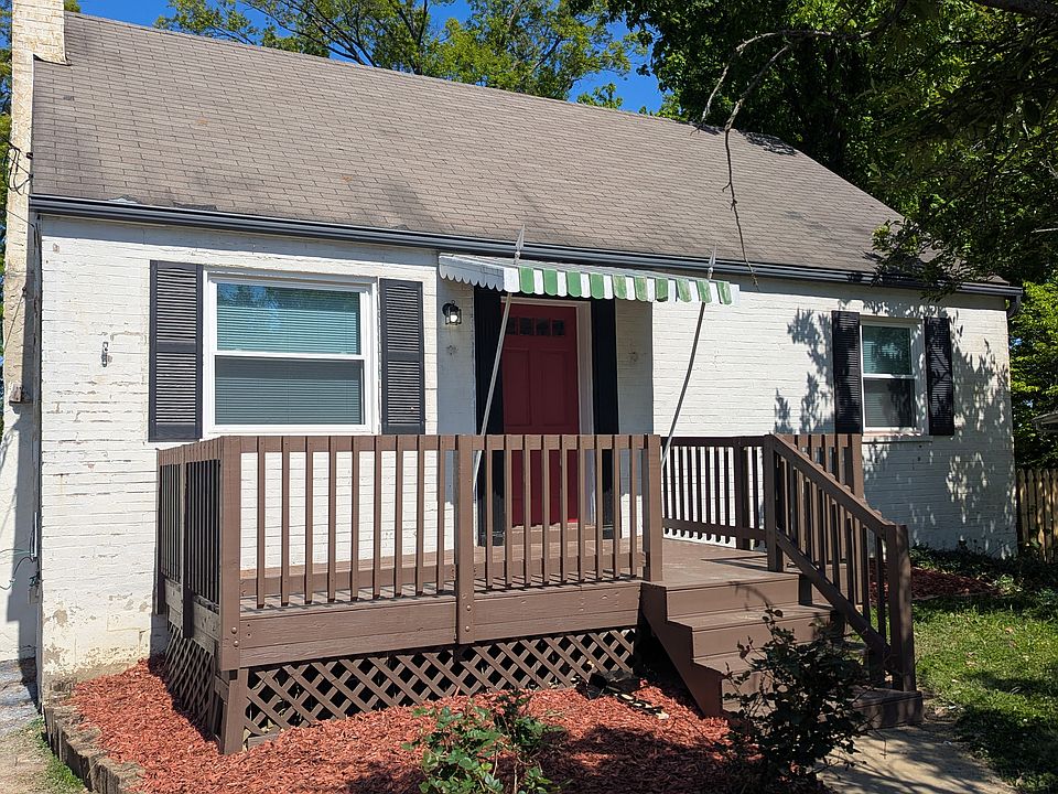 2nd image of 504 Maple Dr