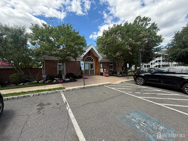 207 Darwin Ln — Photo 18