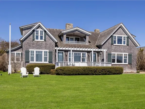 54 Wawaloam Dr, Westerly, RI 02891