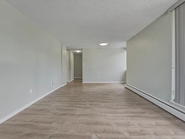 3755 Bartlett Ct #302 — Photo 4