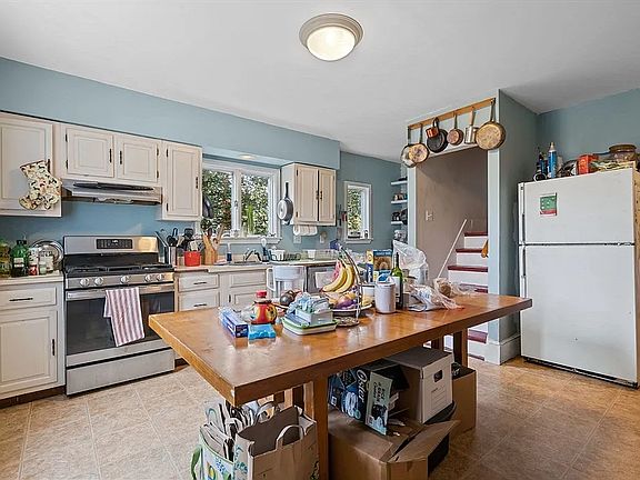 5th image of 48 Spring Park Ave