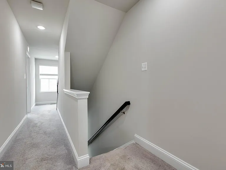 7110 Druce Way — Photo 35