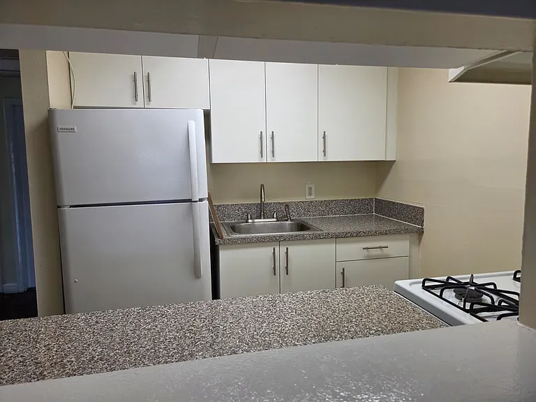 1250 Westland Apartments — Photo 22