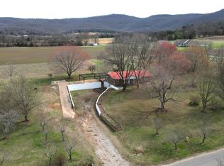 2090 Sugar Cove Rd, Huntland, TN 37345