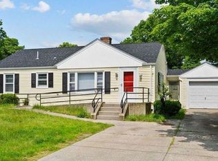 38 Titus Ln, Warwick, RI 02888