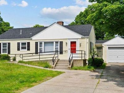 38 Titus Ln, Warwick, RI, 02888