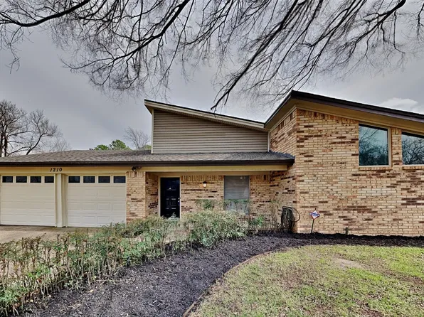 1210 Meadowview Dr, Euless, TX 76039