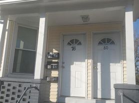 76 Commercial St, Bridgeport, CT