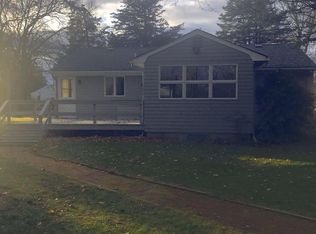 19 Thomas St, Charlestown, RI 02813