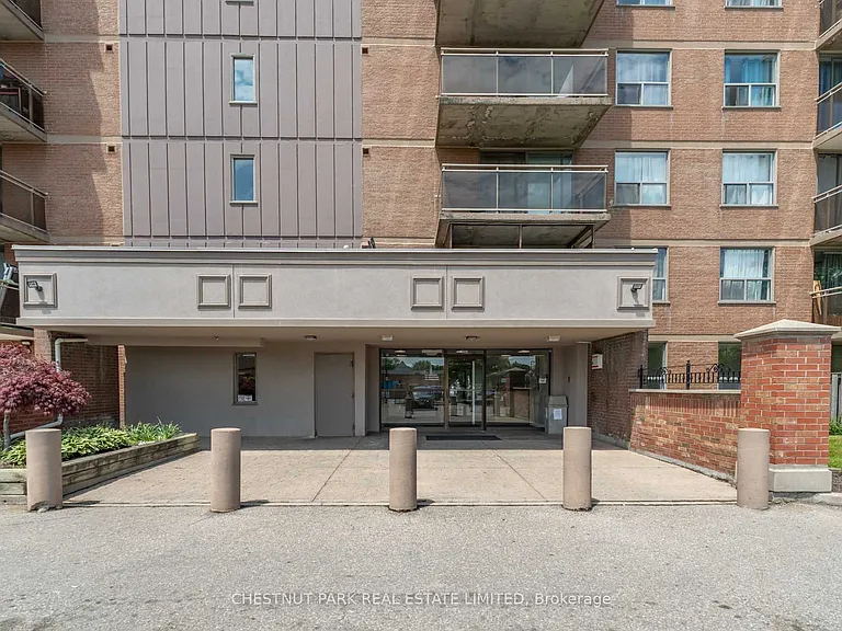 1060 Caven St #202 — Photo 25