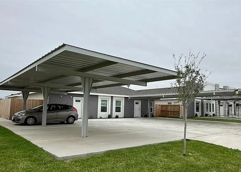 3013 W Driftwood St #1 — Photo 1