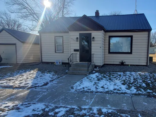 409 E 2nd St, Holstein, IA 51025