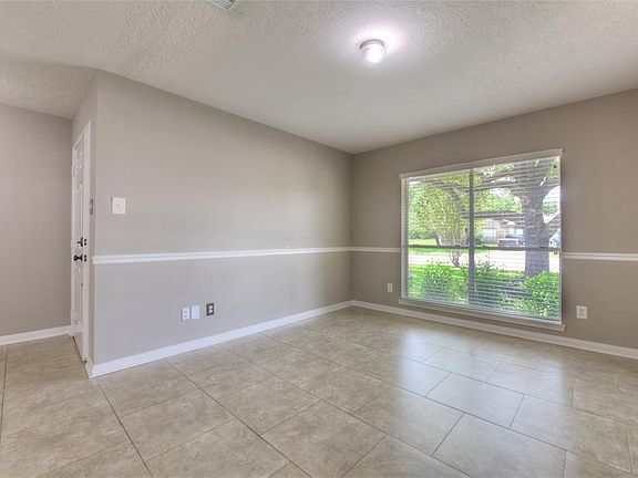 4th image of 18022 Lago Forest Dr
