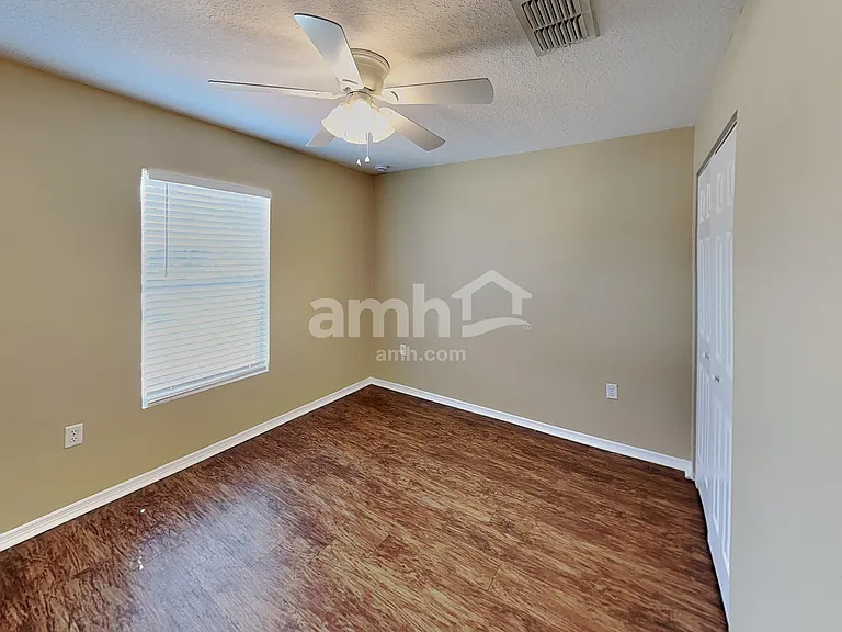 1733 Strathmore Cir — Photo 9