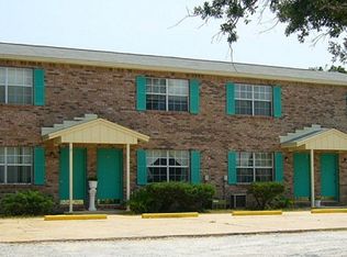 208 Stephen Ave APT D, Mary Esther, FL 32569