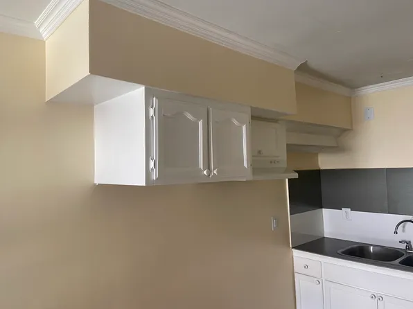 11112 S Lemoli Ave APT B, Inglewood, CA 90303