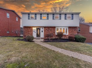 569 Clemson Dr, Pittsburgh, PA