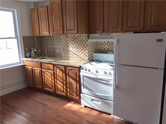 Rented by David Francis New York LLC | media 10