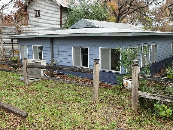 2nd image of 2507 Westlake Dr #A
