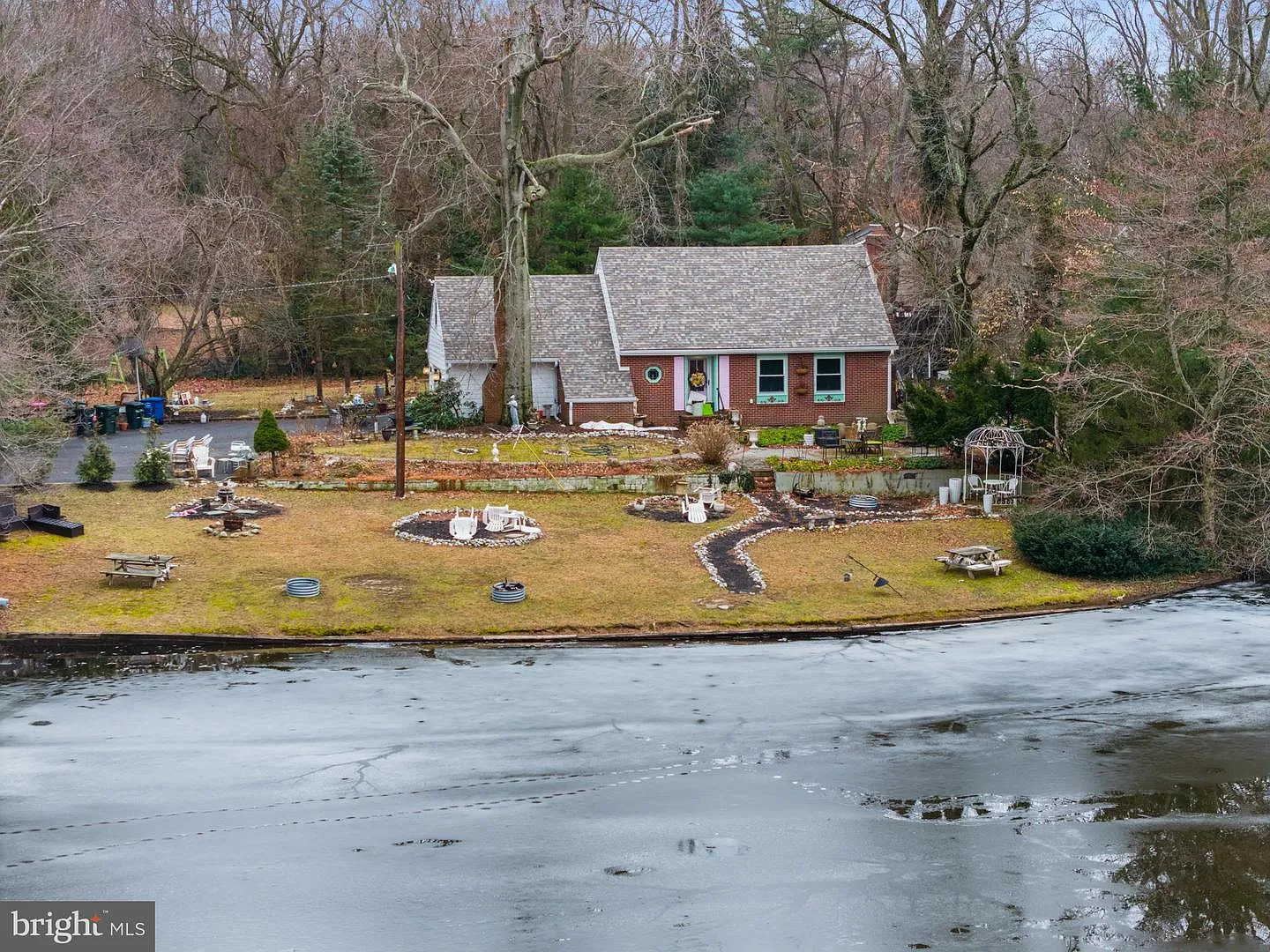 2031 Sylvan Park Rd photo 1