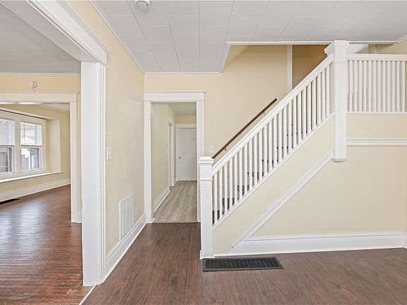 3rd image of 797 Seward St