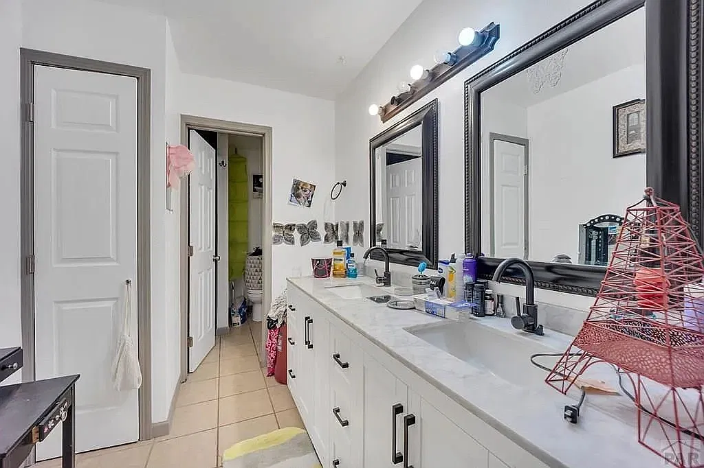 992 S Elbow Dr — Photo 3
