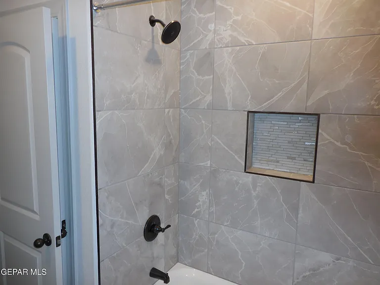 12817 Giovanni Grajeda Ave — Photo 28