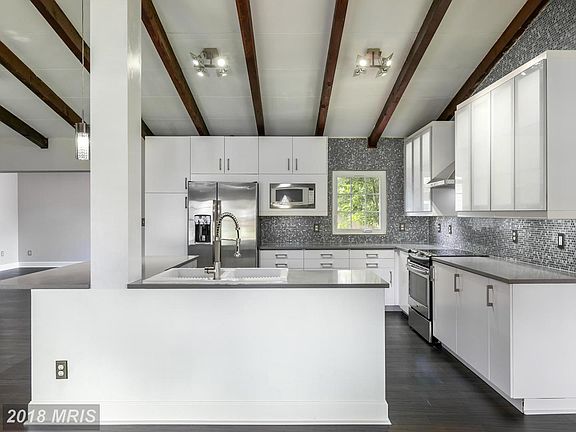 5th image of 3400 Sunny View Dr