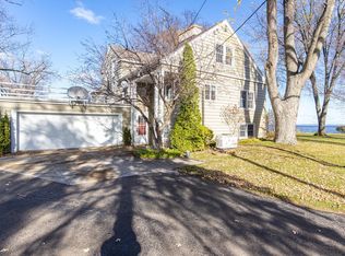 3604 Edgewater Ln, Oshkosh, WI 54902