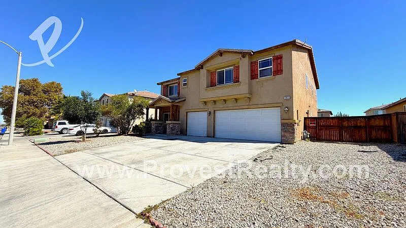 6 bed, 4.0 bath, 3157 sqft, $2,700 — Photo 3