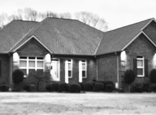 335 S Mountain Dr, Trinity, AL 35673