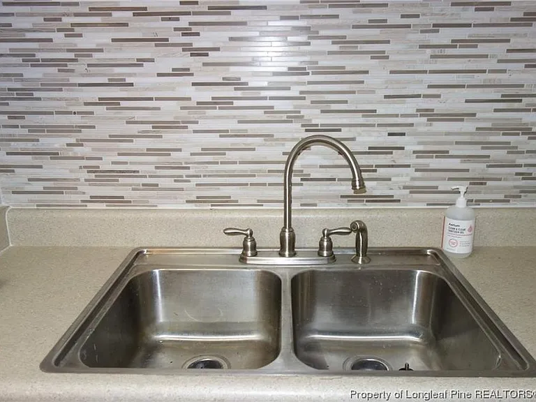 1607 N Cedar St — Photo 4