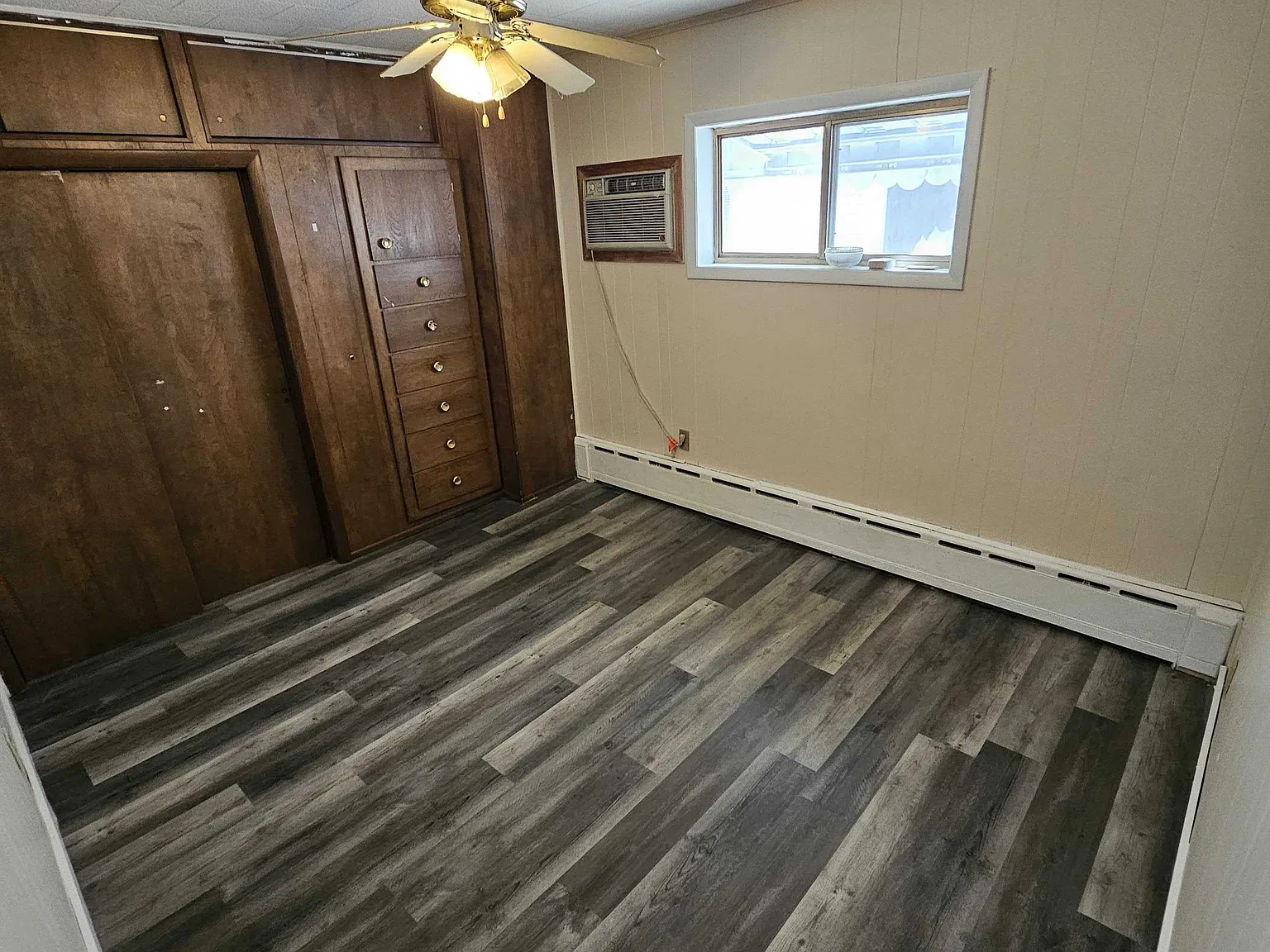 3 bed, 1100 sqft, $1,400 — Photo 3