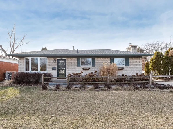 19017 Purlingbrook St, Livonia, MI 48152