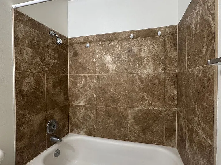 1500 Glen Dr — Photo 15