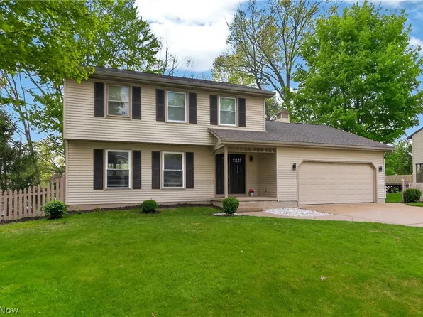 510 W Regency Cir, Canfield, OH 44406