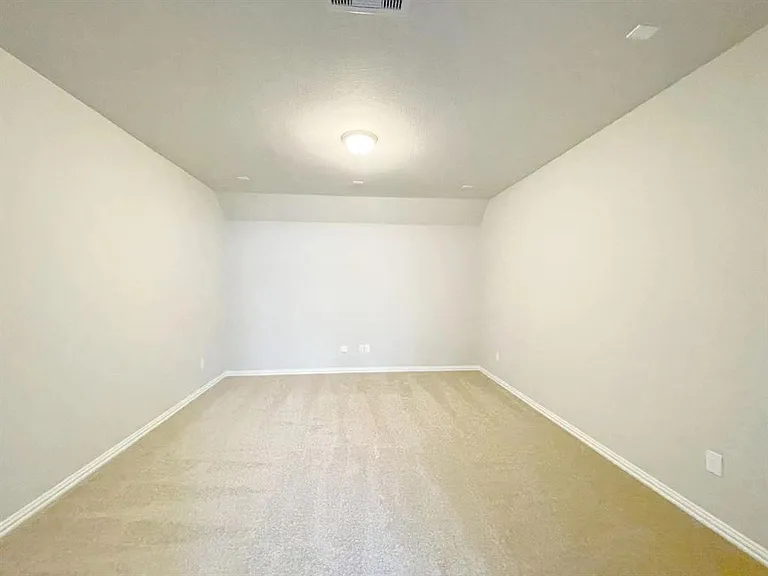 440 Round Lake Dr — Photo 21