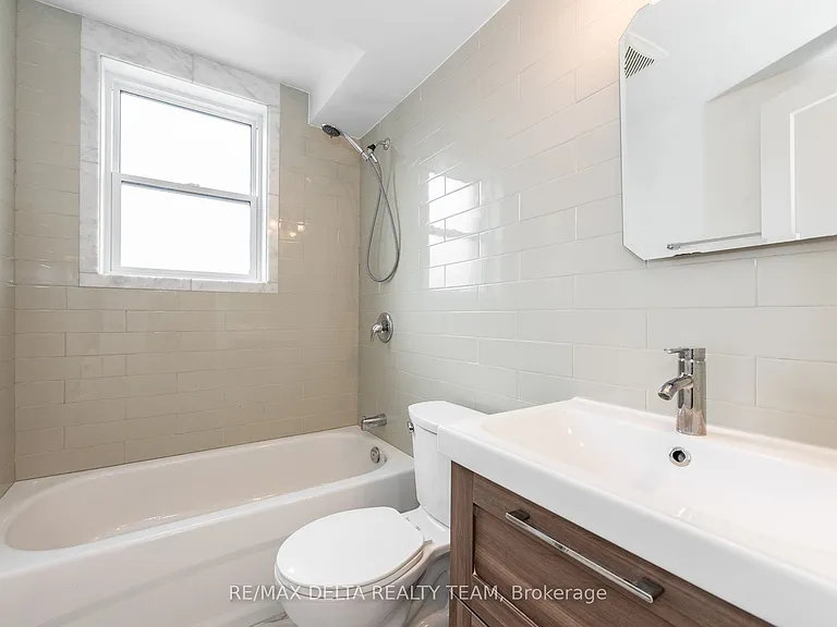 416 Dovercourt Ave #1 — Photo 10