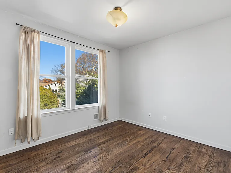 506 Fisher Pl — Photo 8