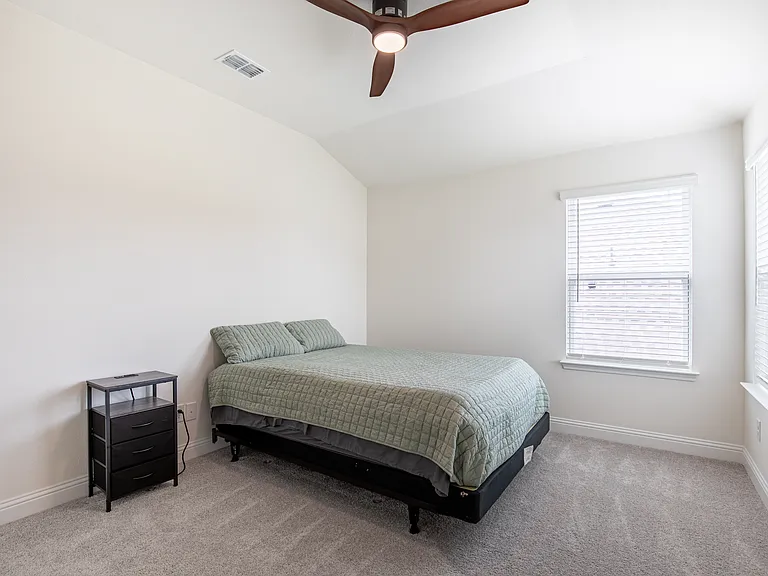 715 Parkside Dr — Photo 29